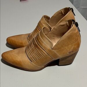 Bed Stu Tan Leather Ankle Booties size 7